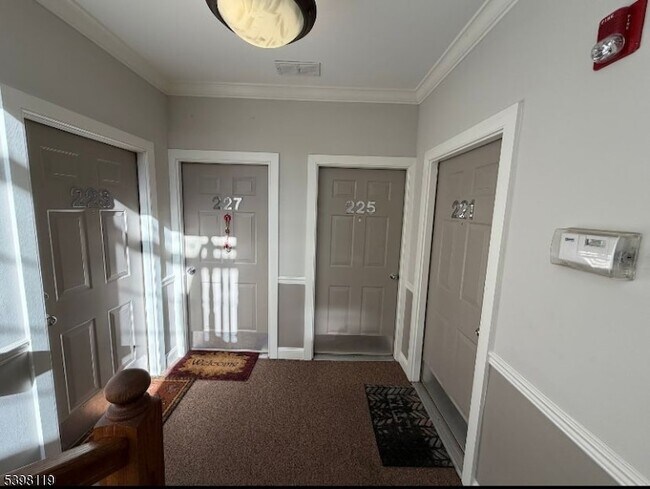 Foto del edificio - 225 Windmill Ct