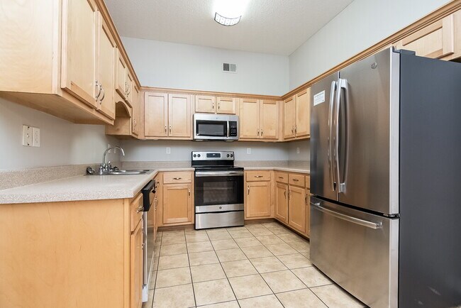 Foto del edificio - 7076 Maple Grove Rd