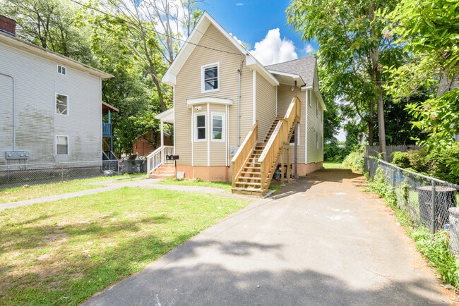 Building Photo - 37 Martin St