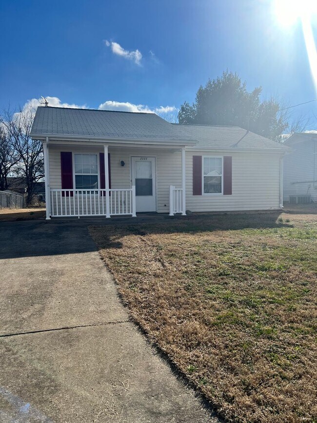 Building Photo - Cozy Ranch Close to Post
