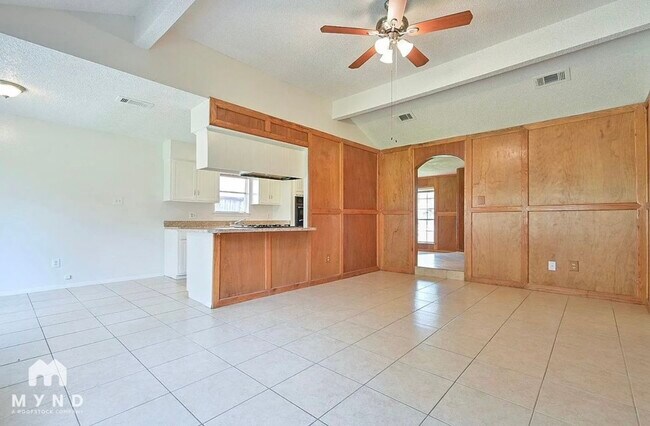 Sala de estar - 712 Meadowglen Dr