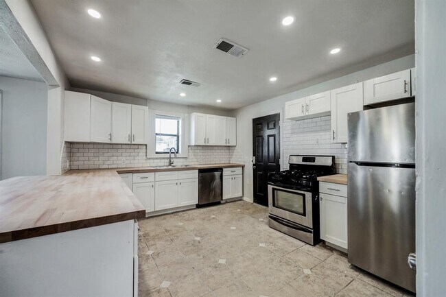 Foto del edificio - 1416 Northwood St