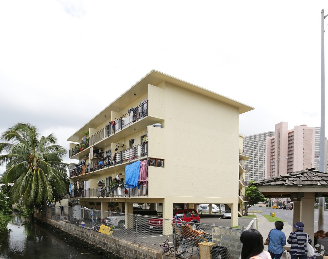 Building Photo - 2386 Kapiolani Blvd