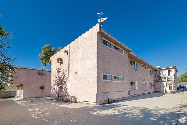 Foto del edificio - 9121 Orion Ave