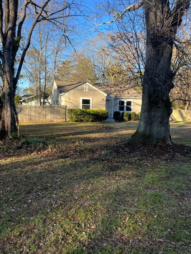 602 Colonial Cir, Jackson, MS 39211 House Rental in Jackson, MS