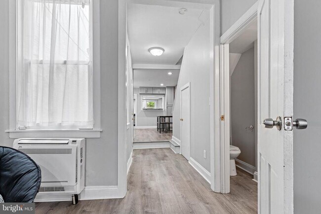 Foto del edificio - 129 E West St