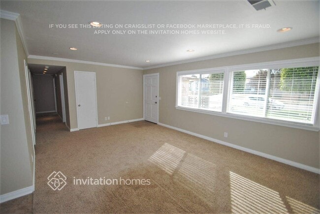 Building Photo - 731 Las Lomas Dr