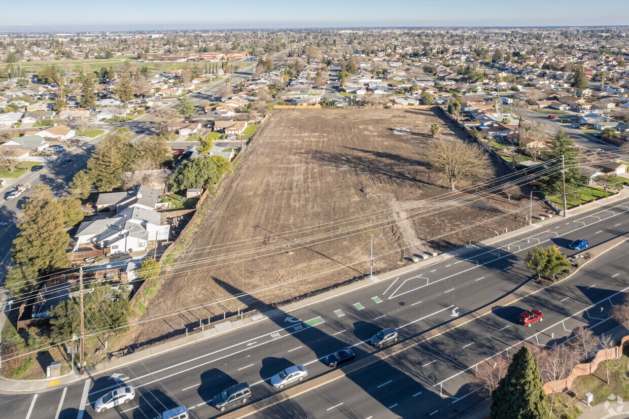 2/8/23 - 8009 Franklin Blvd