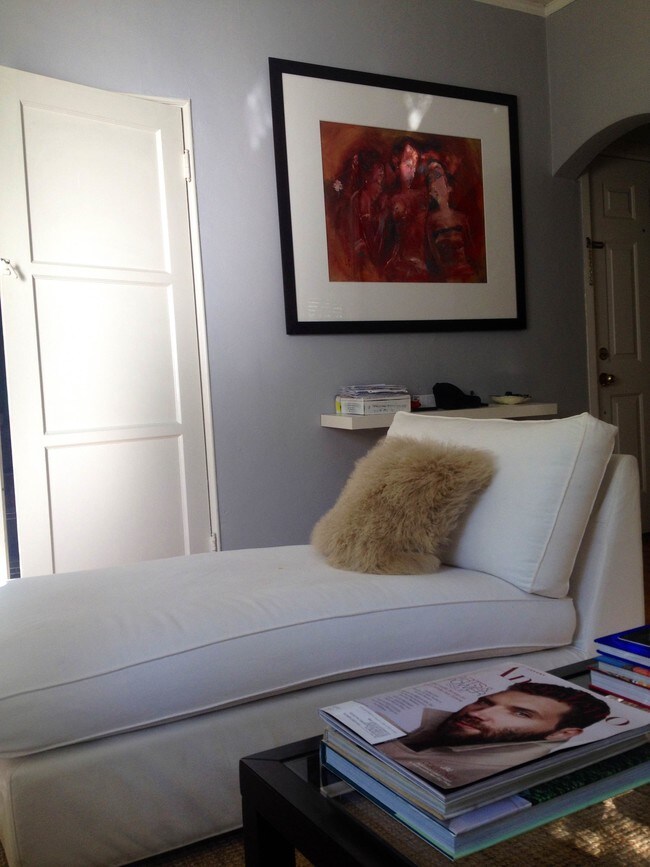 Sala de estar - 208 N La Peer Dr