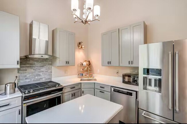 Foto del edificio - 214 Walnut Ln