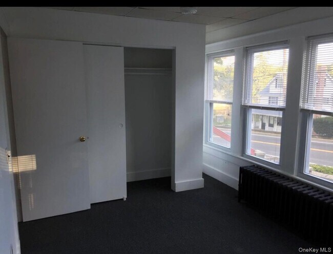 Foto del edificio - 206 W Broadway