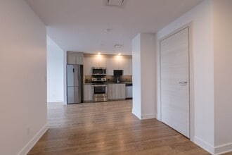 Building Photo - 30 Bd Saint-Joseph E