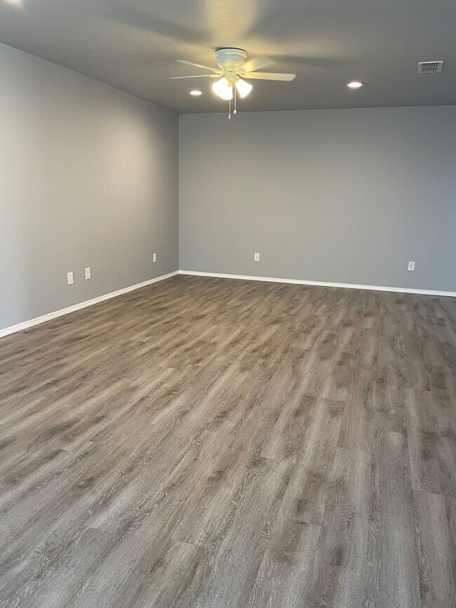 Foto del edificio - 1303 N. Colton- HW - FOR SALE