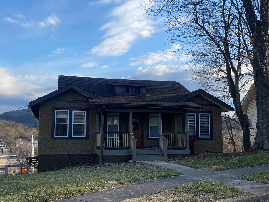 301 Highland Ave, Johnson City, TN 37604 House for Rent in Johnson
