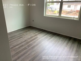 Foto del edificio - NORTH BELLINGHAM - Prince Avenue Apartments