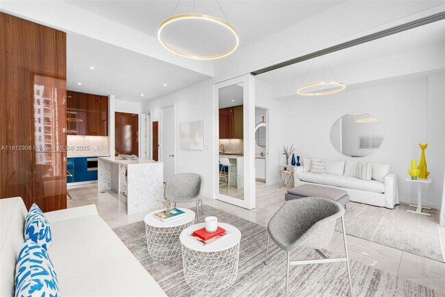 Foto del edificio - 2655 S Bayshore Dr