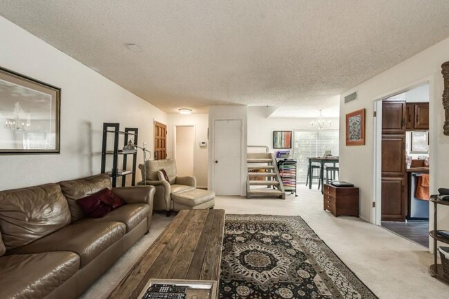 Building Photo - 2503 Tierra Rd