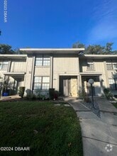 Building Photo - 16 Oakwood Park