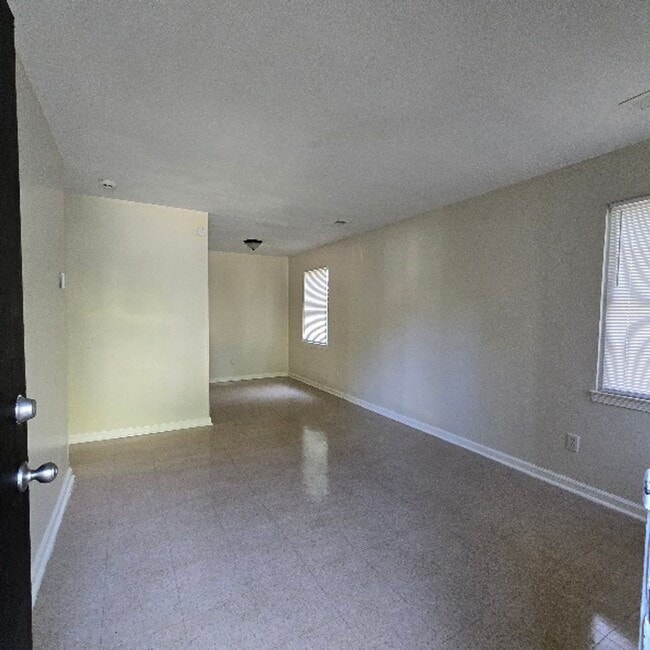 Building Photo - 2551 Dakar Ave