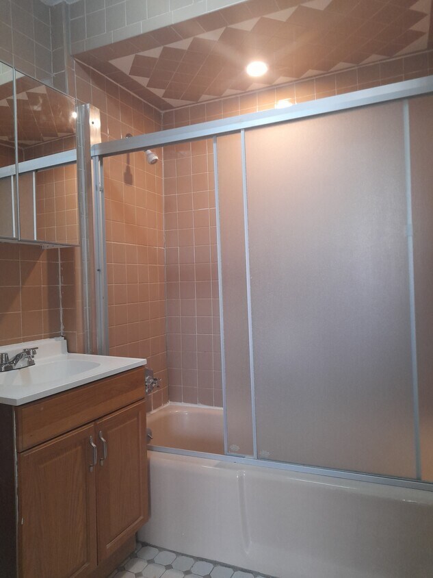 Foto principal - 6015 23rd Ave