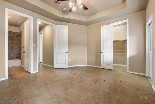 Foto del edificio - Nice 3 Bedroom Duplex Located In New Braun...