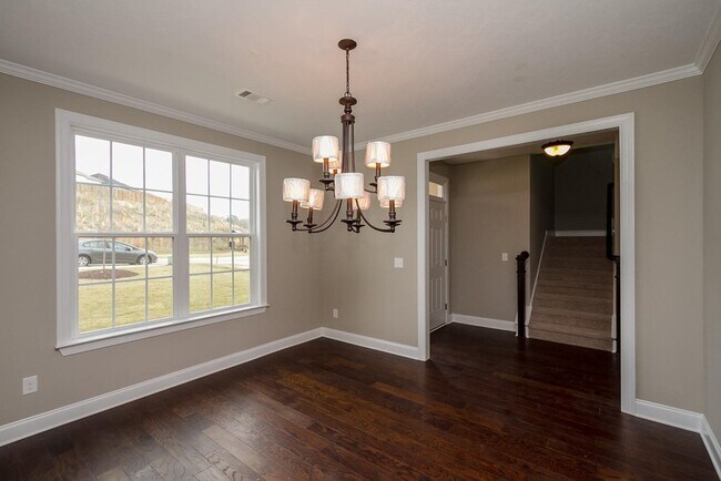 Building Photo - 1715 Davenport Dr