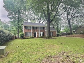 Building Photo - 1562 Holly Hill Dr