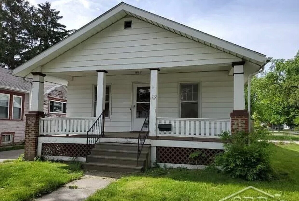 Primary Photo - 1719 W Genesee Ave