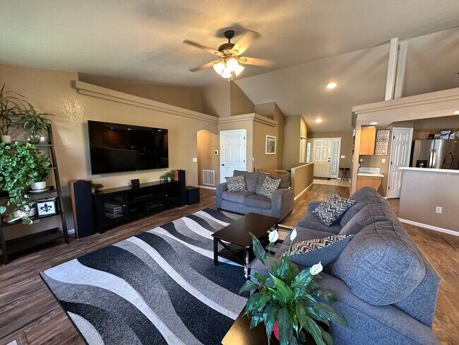 Building Photo - 4120 Julesberg Dr