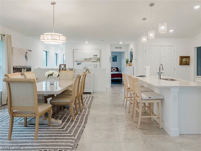 Foto del edificio - 5690 Mayflower Way