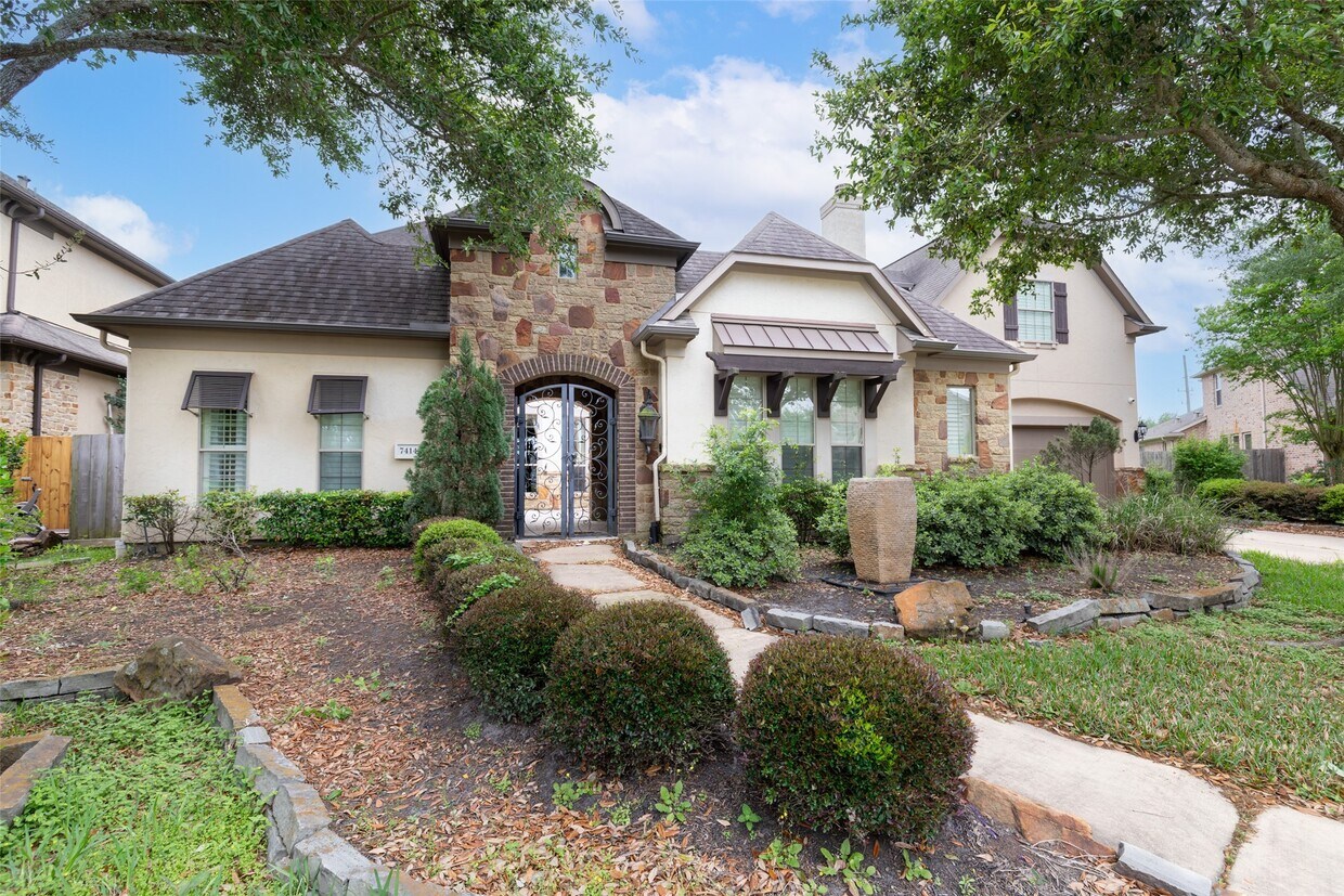 Foto principal - 7414 Newbury Trail