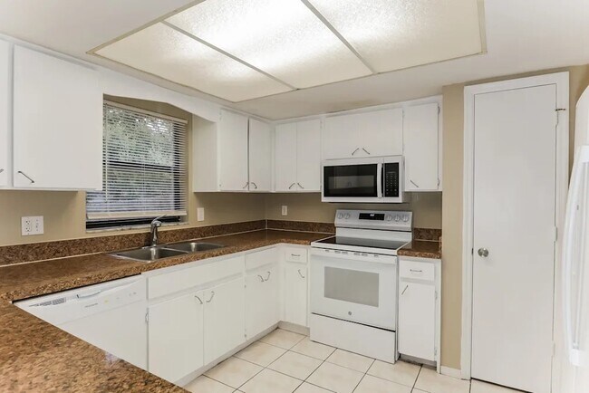 Foto del edificio - 1519 Kestrel Way