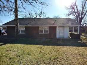 Building Photo - 1600 Breckenridge Dr
