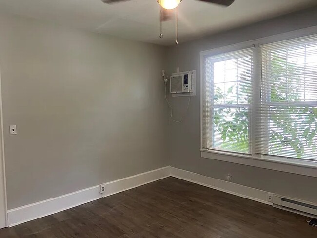 Foto del edificio - 2409 E 13th St