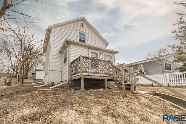 Frente de la casa - 926 N Walts Ave