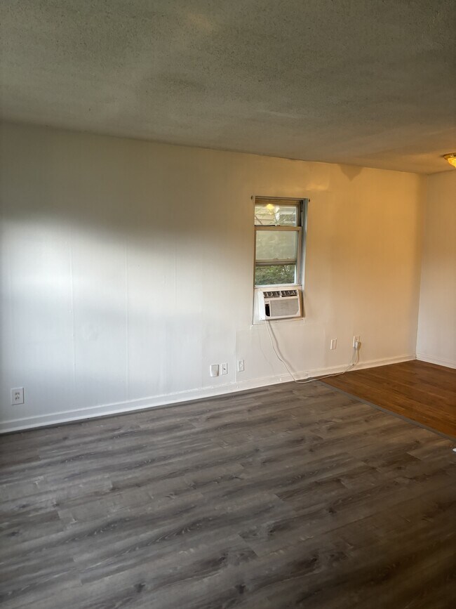Foto del edificio - 1738 N Poplar Ave