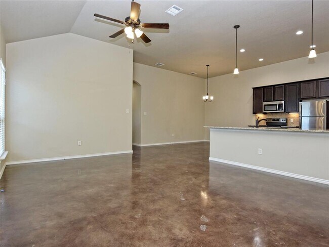 Building Photo - 517 Jack Rabbit Ln