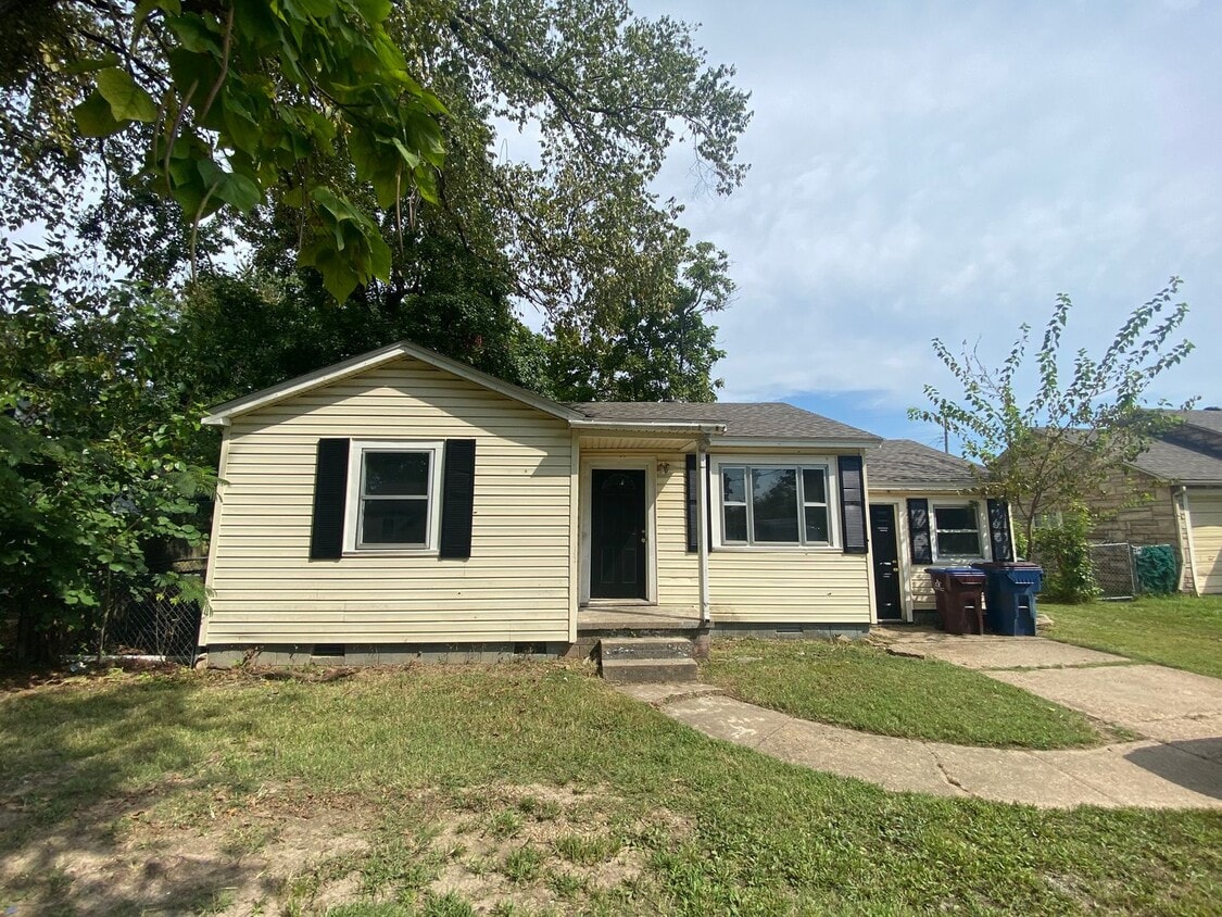 Primary Photo - 4313 Spradling Ave