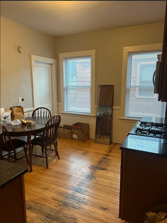 Foto del edificio - 61 Frederick Ave