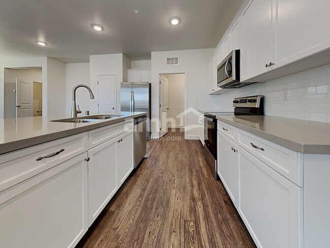 Building Photo - 6038 Theodore Street