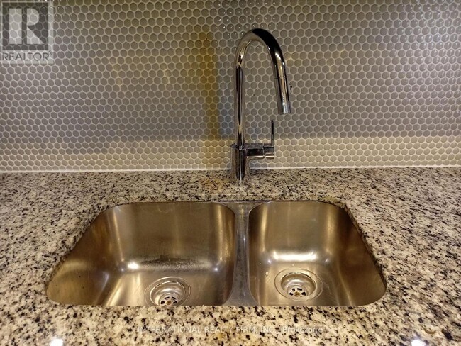 Photo du bâtiment - 30 Shore Breeze Dr