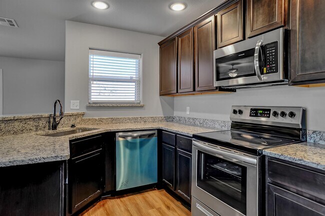 Foto del edificio - 2739 W Washington St