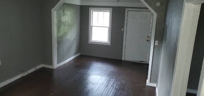 Building Photo - 5014 Gardenia St