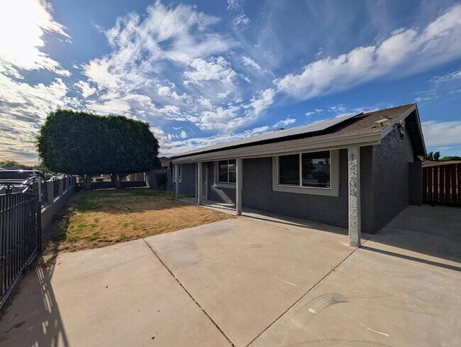 Foto del edificio - 13208 W Tuckey Ln