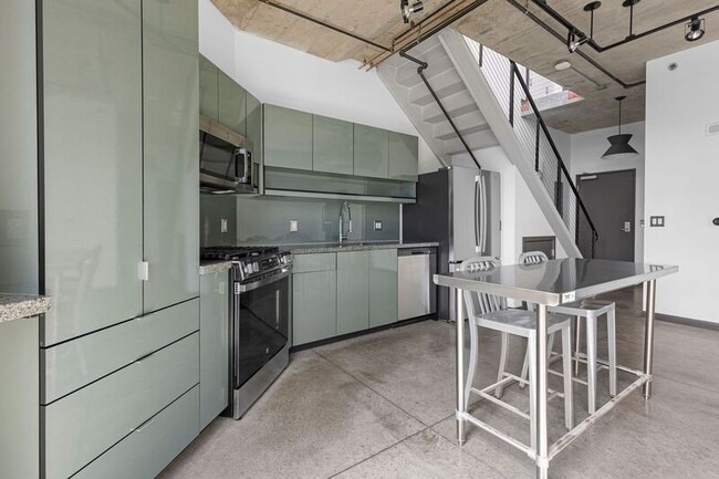 Building Photo - 1030 NW 12th Ave