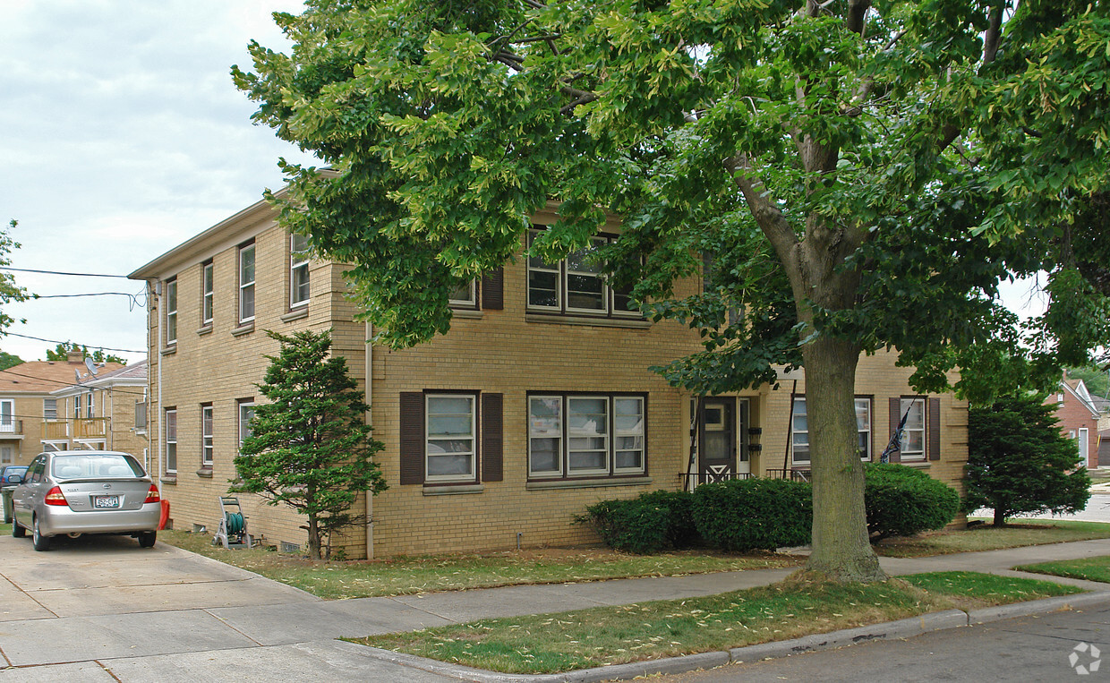 Primary Photo - 2702 N 70th St