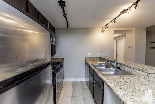 Foto del edificio - 2 bedroom in Chicago IL 60614