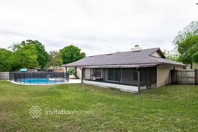 Foto del edificio - 916 Tarawood Ln
