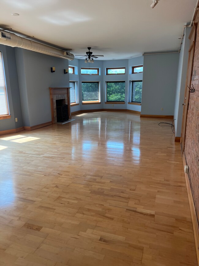 Building Photo - 4142 Cass Ave