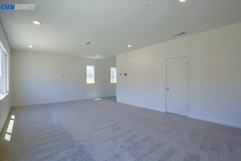 Building Photo - 5329 Guenoc Valley Ln
